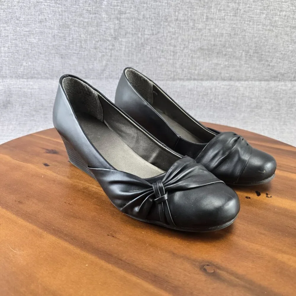 Black Wedge Heels With Knotted Detail By B.O.C. Women's‎ Size 10